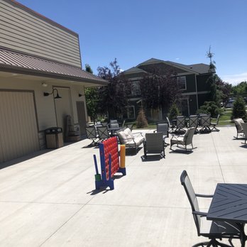 Loose Screw Beer - The outside area. - Brewpubs Near Me - Meridian, Idaho