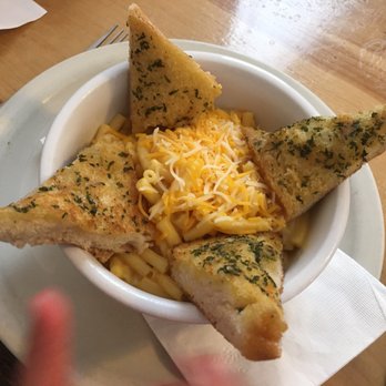 Four Seasons - Kids Mac and cheese - New American Near Me - Montpelier, Ohio