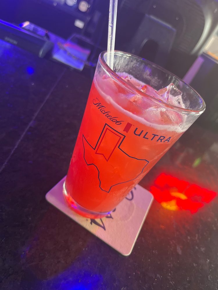 SPORTS CITY GRILL Updated October 2024 42 Photos & 37 Reviews 300