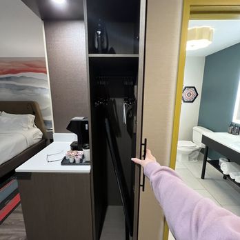 Hotel Indigo Spring - Woodlands Area - Closet 0.5 photo 11/27:23 - Hotels Near Me - Spring, Texas Hotel Indigo Spring - Woodlands Area - Closet 0.5 photo 11/27:23 - Hotels Near Me - Spring, Texas