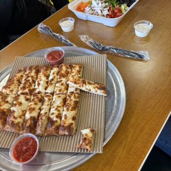 5Star Pizza - Garlic Cheese Bread Sticks Garden Salad - Pizza Near Me - Visalia, California 5Star Pizza - Garlic Cheese Bread Sticks Garden Salad - Pizza Near Me - Visalia, California
