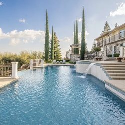 Maureen Haney Real Estate - Compass