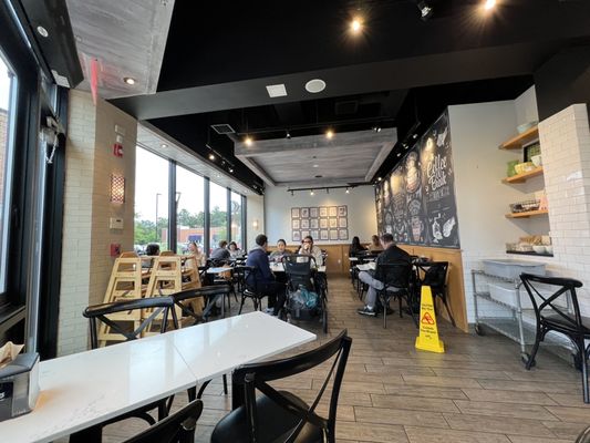 Twist Bakery & Cafe by null