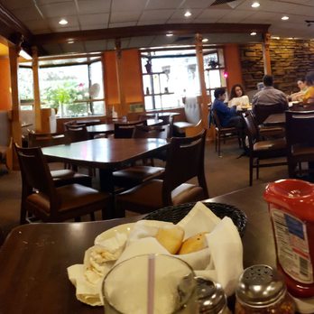Fox's Restaurant & Pub - Dining room - Pizza Near Me - Oak Lawn, Illinois
