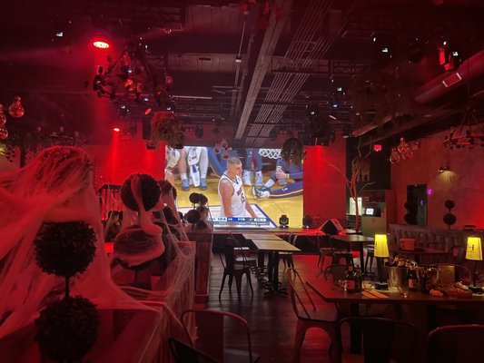 Theme House restaurant & karaoke by null