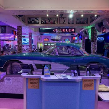 Corvette Diner - Entrance - Diners Near Me - San Diego, California