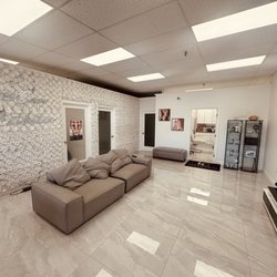 Locococo Aesthetix - Very clean treatment room and waiting area