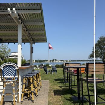 Sunset Cove - Cafes Near Me - Portsmouth, Rhode Island