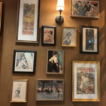 Maxine's Cafe & Bar - Bars Near Me - Vancouver, British Columbia