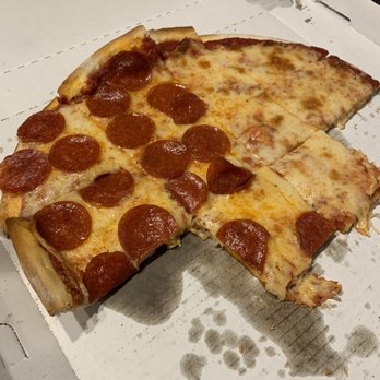 Napoli Pizza - Cheese Thin Crust Pizza with Half Pepperoni - Pizza Near Me - Palatine, Illinois Napoli Pizza - Cheese Thin Crust Pizza with Half Pepperoni - Pizza Near Me - Palatine, Illinois