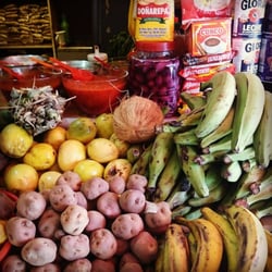 YAMILE productos peruanos y colombianos - Plátano para freír, mangos y cocos.