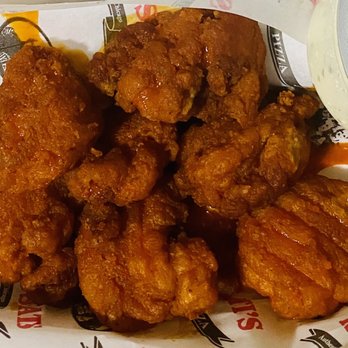 Rosati's Pizza - Boneless Hot Wings with celery and ranch - Pizza Near Me - Evanston, Illinois