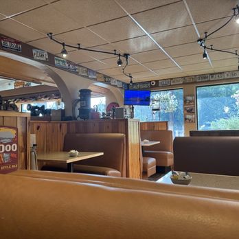 Thunderbird Restaurant - American Near Me - Mt. Carmel Junction, Utah