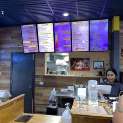 Happy Bites Burger & Wings - Tinley Park - Inside