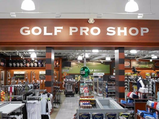 DICK'S Sporting Goods by null