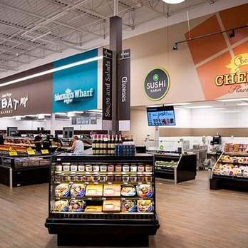 Cash Wise Foods - customers in a grocery store - Grocery Near Me - Fargo, North Dakota Cash Wise Foods - customers in a grocery store - Grocery Near Me - Fargo, North Dakota