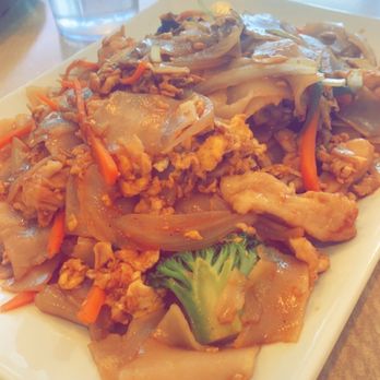 Asian Cafe - Pad See Ew with chicken. Not spicy at all, unfortunately. - Chinese Near Me - Burleson, Texas