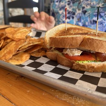 Limestone Grille - American Near Me - Mt Vernon, Kentucky
