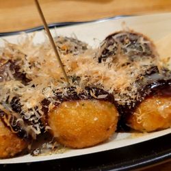 Taoyaki (octopus balls)