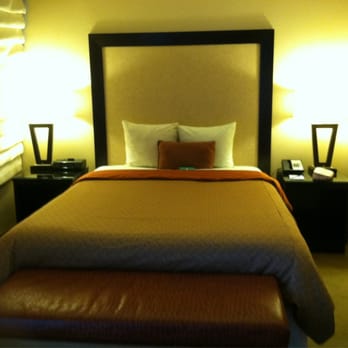 Hotel AKA Washington Circle - Huge queen-size bed - Hotels Near Me - Washington Dc, District of Columbia Hotel AKA Washington Circle - Huge queen-size bed - Hotels Near Me - Washington Dc, District of Columbia