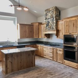 Auld's Cabinets - Knotty Alder