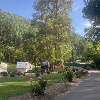 Riverpark RV Resort - Exit - Campgrounds Near Me - Grants Pass, Oregon Riverpark RV Resort - Exit - Campgrounds Near Me - Grants Pass, Oregon