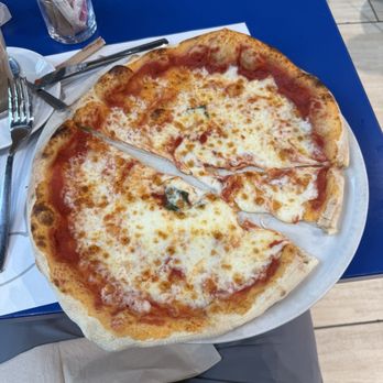 Farinella - Margarita pizza - Pizza Near Me - Fiumicino, RM Farinella - Margarita pizza - Pizza Near Me - Fiumicino, RM