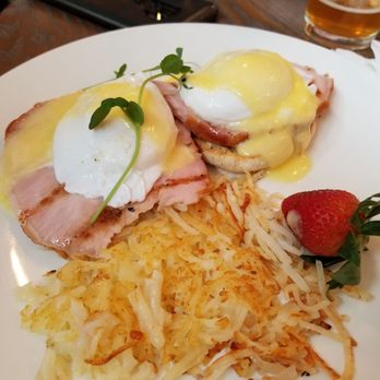 Stonebridge Restaurant - Eggs Benedict - Seafood Near Me - Milford, Connecticut Stonebridge Restaurant - Eggs Benedict - Seafood Near Me - Milford, Connecticut