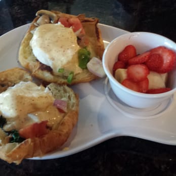 Two Chicks Cafe - Veggies benedict - Breakfast & Brunch Near Me - New Orleans, Louisiana Two Chicks Cafe - Veggies benedict - Breakfast & Brunch Near Me - New Orleans, Louisiana