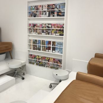 Marlowe - Magazines to read while you get your pedi - Nail Salons Near Me - Berkeley, California
