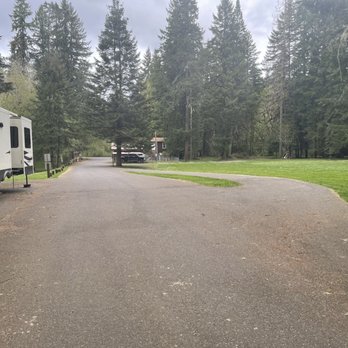 Big Eddy County RV Park - Looking toward the entrance off Highway 47 - RV Parks Near Me - Vernonia, Oregon Big Eddy County RV Park - Looking toward the entrance off Highway 47 - RV Parks Near Me - Vernonia, Oregon