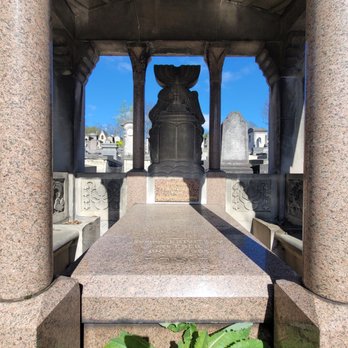 Cimetière du Père Lachaise - Funeral Services & Cemeteries Near Me - Paris, 75