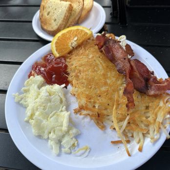 Happy Burger Diner - Diners Near Me - Mariposa, California Happy Burger Diner - Diners Near Me - Mariposa, California