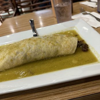 El Rey Del Mar - Steak burrito with green sauce - Mexican Near Me - Kapaʻa, Hawaii