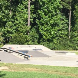 Skate park area...or great for scooters and bikes as well :) Skate park area...or great for scooters and bikes as well :)