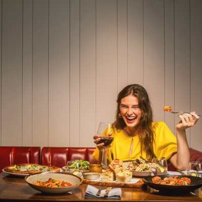 Wolfgang Puck Bar & Grill by null