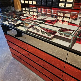 Ray-Ban - Sunglasses - Eyewear & Opticians Near Me - Glendale, California Ray-Ban - Sunglasses - Eyewear & Opticians Near Me - Glendale, California