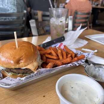 Cold Beers & Cheeseburgers - 1000 Island Burger with sweet potato fries - Burgers Near Me - Gilbert, Arizona Cold Beers & Cheeseburgers - 1000 Island Burger with sweet potato fries - Burgers Near Me - Gilbert, Arizona