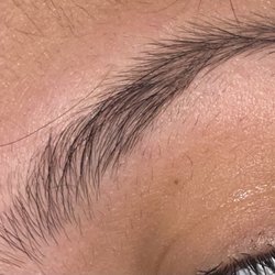 Khoobsurat Beauty Salon - Eyebrow hair !