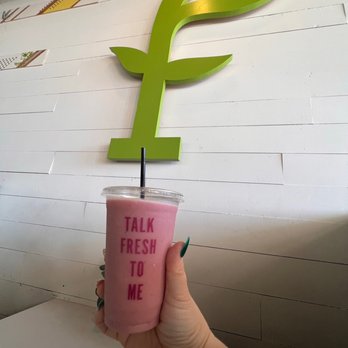 SoFresh - STRAWBERRY & BANANA SMOOTHIE - Salad Near Me - Tampa, Florida