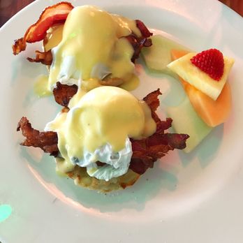 Blue Heaven - Bacon Benedict - Breakfast & Brunch Near Me - Key West, Florida