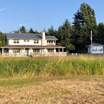 MacKaye Harbor Inn - View of the Inn from the private beach - Hotels Near Me - Lopez Island, Washington MacKaye Harbor Inn - View of the Inn from the private beach - Hotels Near Me - Lopez Island, Washington