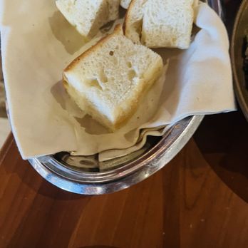 Aromi Restaurant - Bread - Lounges Near Me - Venezia, VE