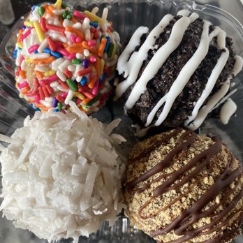 Doughology - Lynbrook - Vanilla cake bites - really good - Donuts Near Me - Lynbrook, New York