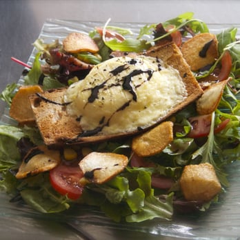 La Source - Salade de St Marcelin rôti sur toast - Brasseries Near Me - Meudon, 92