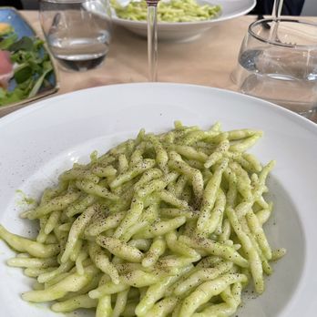 Taverna del Capitano - Pesto pasta (very 'fresh' tasting) - Italian Near Me - Vernazza, SP Taverna del Capitano - Pesto pasta (very 'fresh' tasting) - Italian Near Me - Vernazza, SP