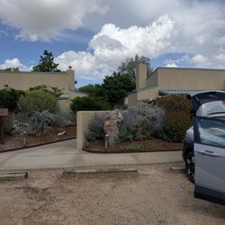 Ojo Santa Fe Spa Resort - Casita parking
