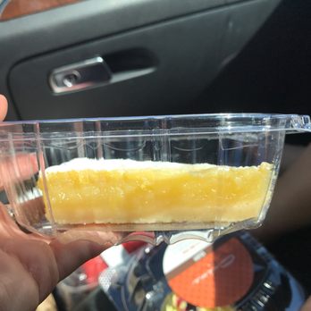Crème - Lemon square - Desserts Near Me - Des Moines, Iowa