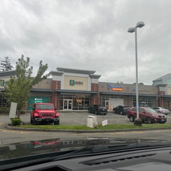 Columbia Bank - And it looks pretty good from the parking lot!! - Banks & Credit Unions Near Me - Lynnwood, Washington Columbia Bank - And it looks pretty good from the parking lot!! - Banks & Credit Unions Near Me - Lynnwood, Washington
