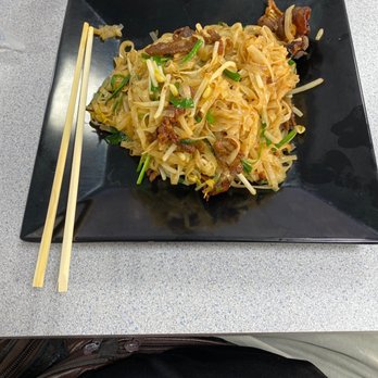 Saigon Bay - Pas thai with pork - Vietnamese Near Me - Tampa, Florida